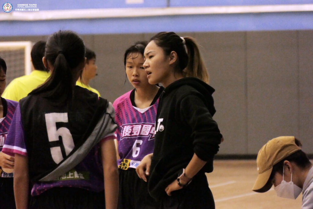 後勁女足闖中學五人制決賽　年輕女教頭期待回歸球場當榜樣