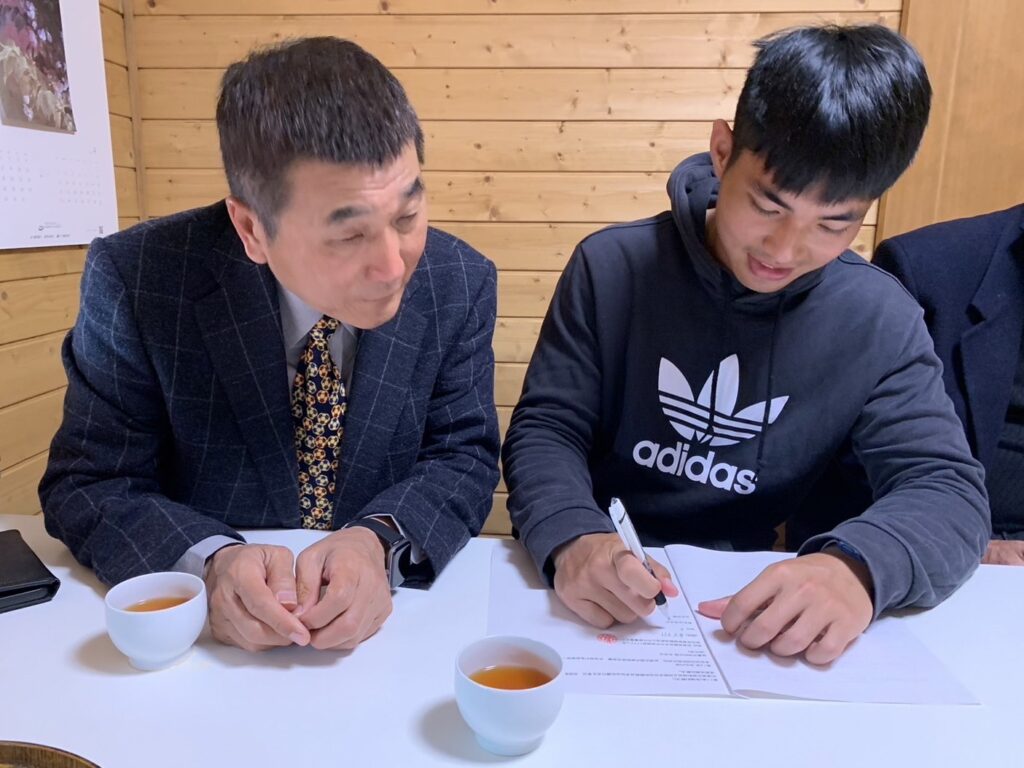 台體守門員蔡宇翔簽約日本職業隊 　恩師趙榮瑞牽線成就台足第一人