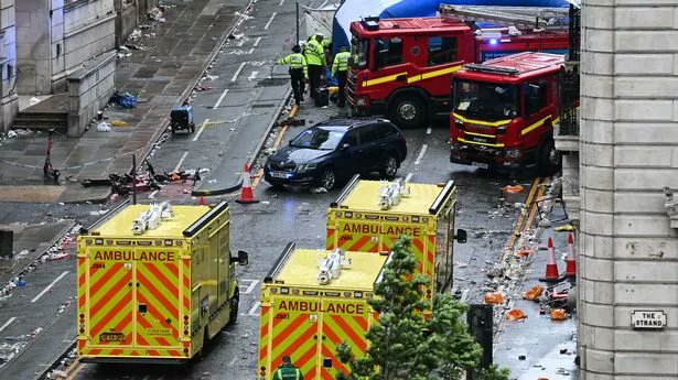 汽車衝入利物浦奪冠遊行人群　27人送醫、警方排除恐攻動機