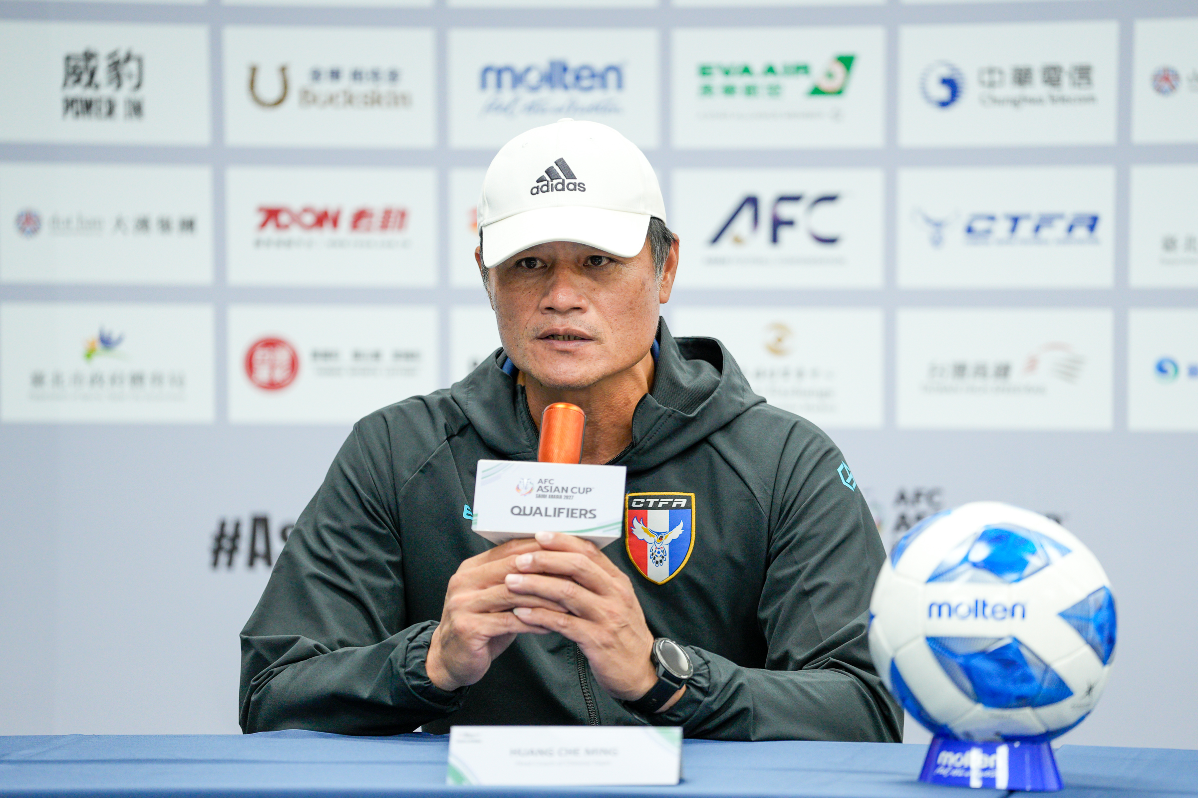 1比6負於泰國後　總教練黃哲明賽後記者會宣布辭去國家隊一職