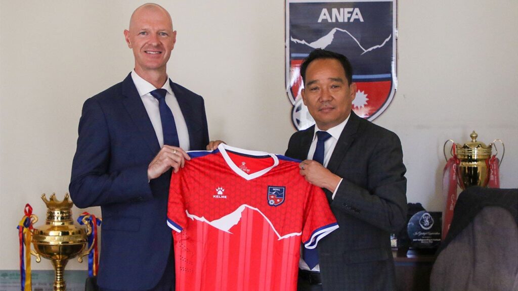 羅斯接掌中華男足兵符　曾執教尼泊爾男足、法蘭克福女足