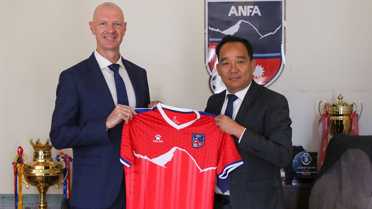 羅斯接掌中華男足兵符　曾執教尼泊爾男足、法蘭克福女足