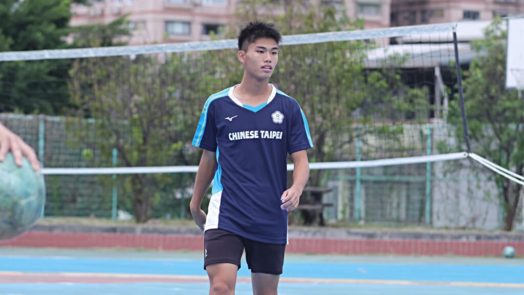 坐飛機比比賽更緊張？首度離開亞洲征戰世界中學五人制　李昱樸盼踢進前八「更有記憶點」