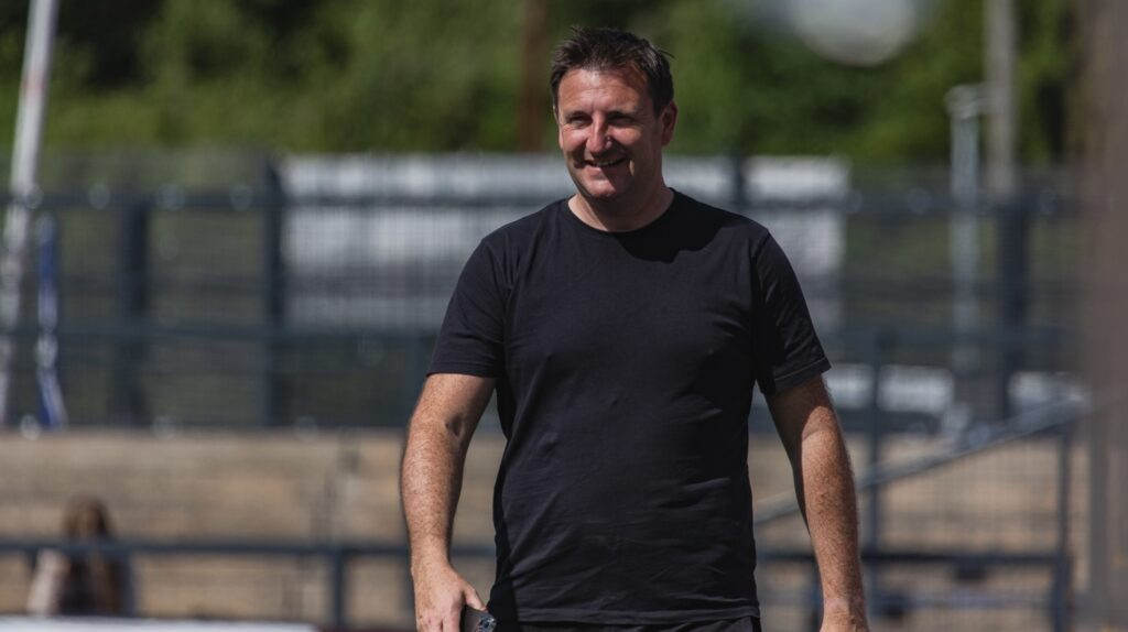 從「喝醉亂買球隊」到足總盃巨人殺手 麥克爾斯菲德上演最狂童話 從「喝醉亂買球隊」到足總盃巨人殺手 麥克爾斯菲德上演最狂童話