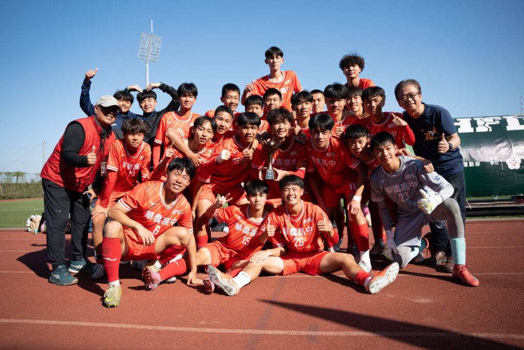 華僑驚天追平、點球擊退竹圍　勇奪季軍創隊史最佳