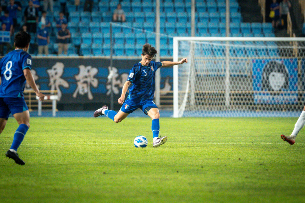 2年的等待!許念真完成中華男足首秀 賽後感謝家人支持 2年的等待!許念真完成中華男足首秀 賽後感謝家人支持