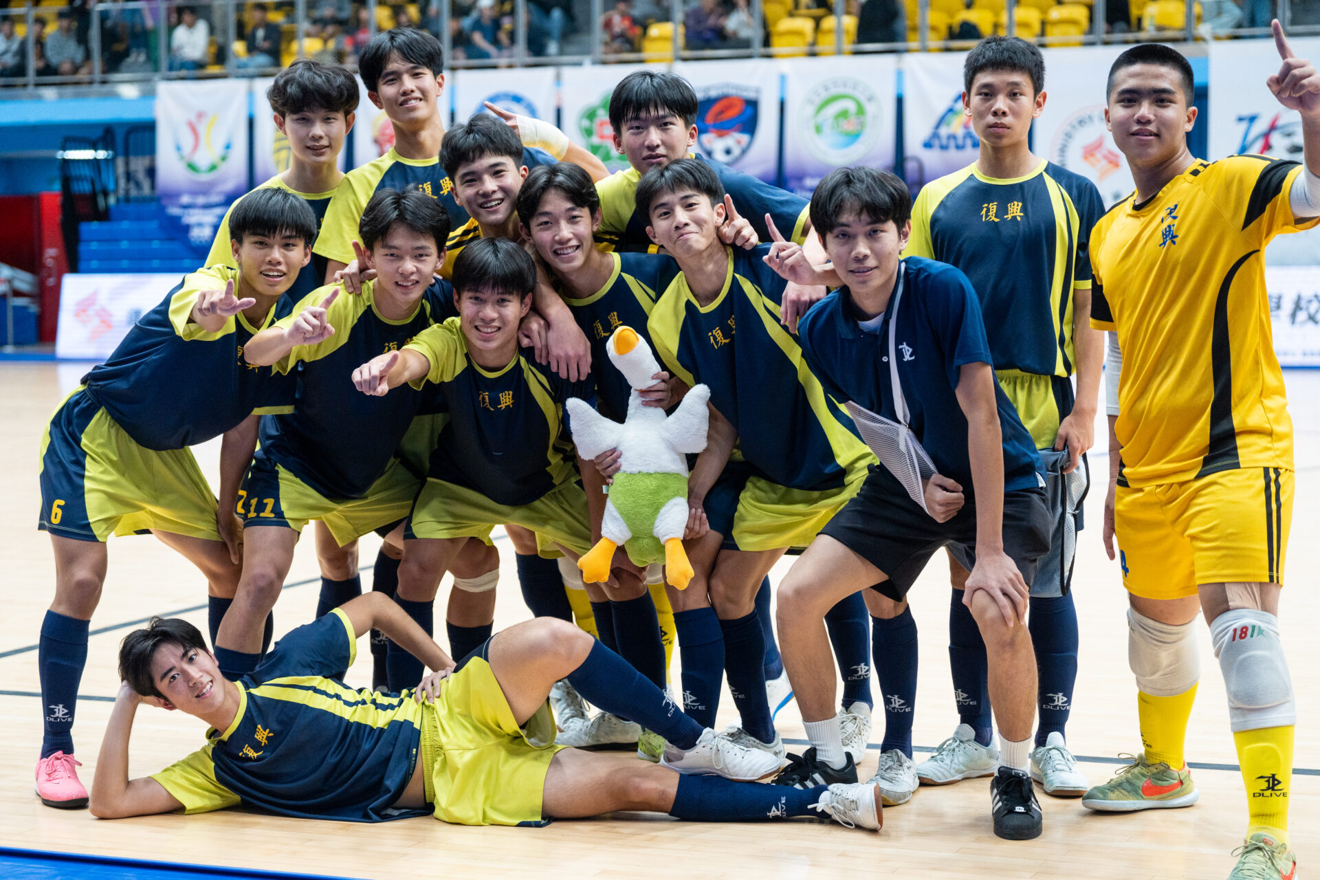 中學五人制／終結三連亞！台北復興奪隊史第三冠　學霸李昱樸穿金靴笑納美好ENDING