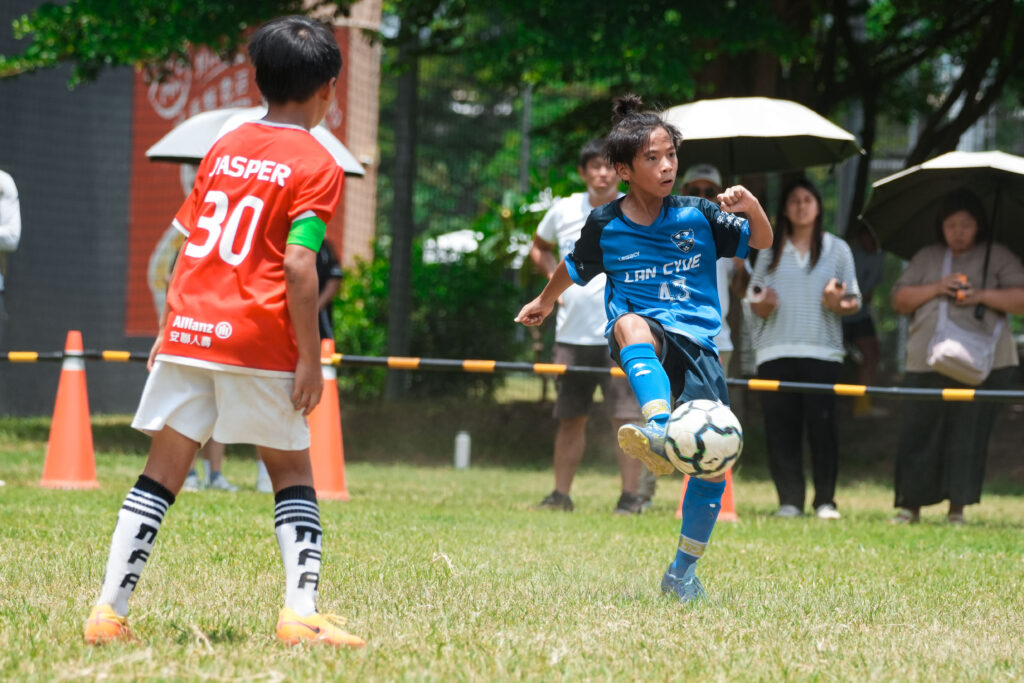 取代責備的加油聲!藍鵲奪114小學生足球賽跨域組季軍 家長應援團:要讓孩子知道我們並肩作戰 取代責備的加油聲!藍鵲奪114小學生足球賽跨域組季軍 家長應援團:要讓孩子知道我們並肩作戰